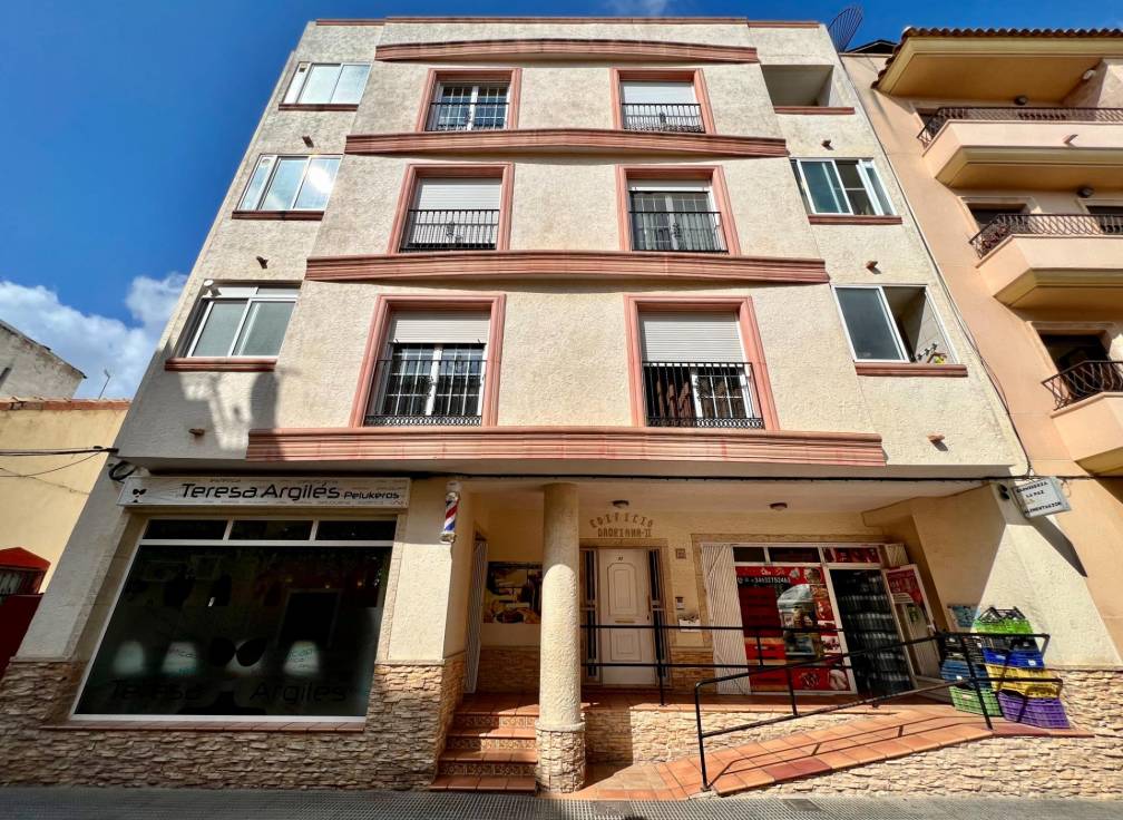 Resale - Flat - Dolores - pueblo