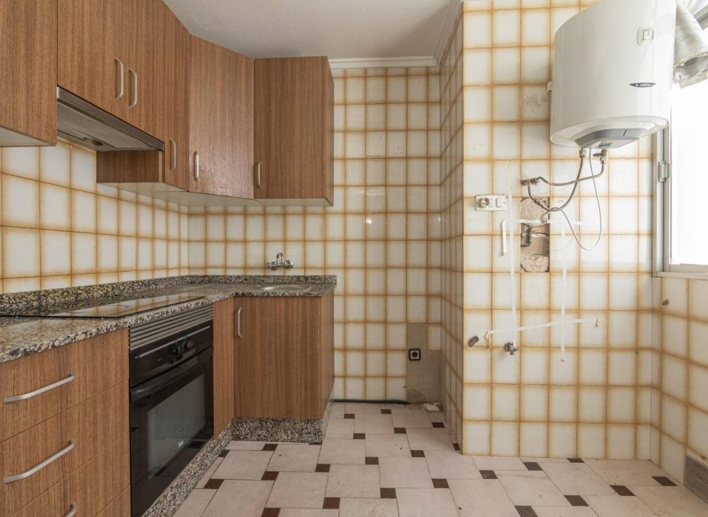 Resale - Flat - Elche - Asilo - Pisos Azules