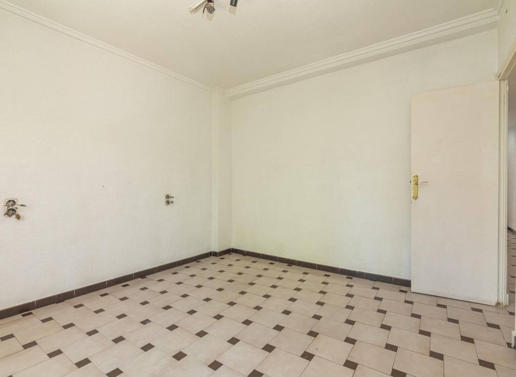Resale - Flat - Elche - Asilo - Pisos Azules