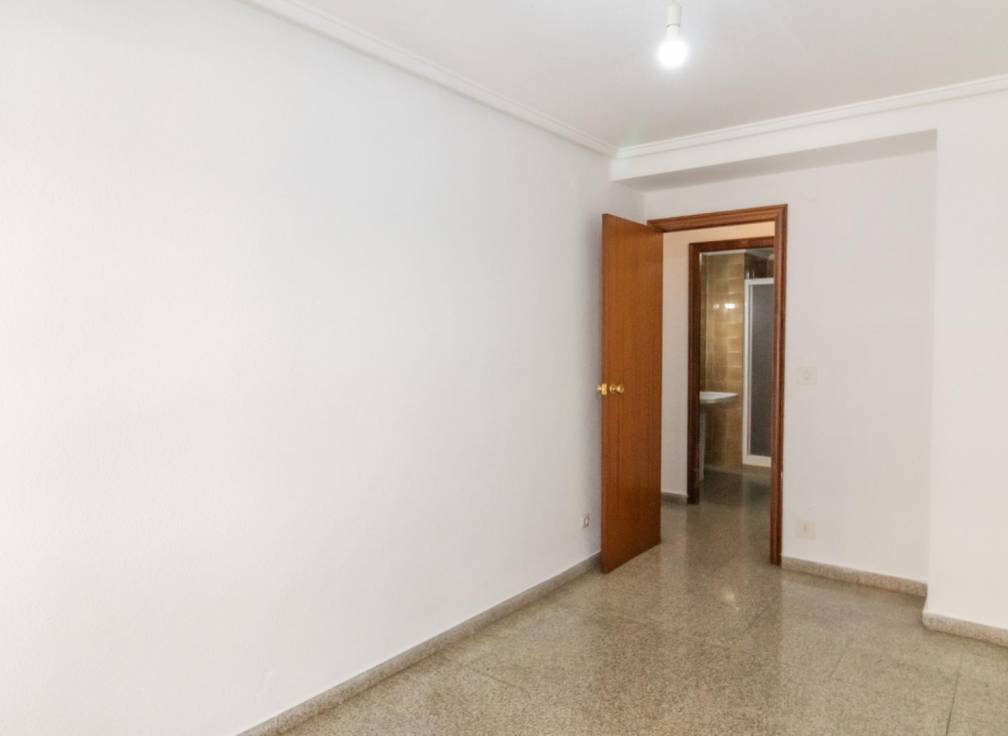 Resale - Flat - Elche - Plaza Madrid