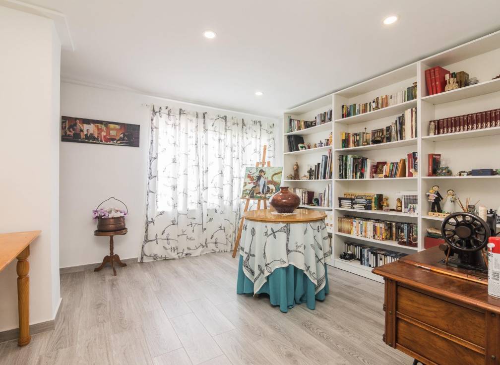 Resale - Flat - Elche - Reina Victoria-Miguel Hernández