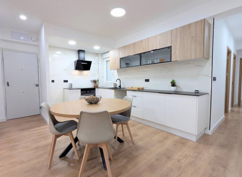 Resale - Flat - Elche - Reina Victoria-Miguel Hernández