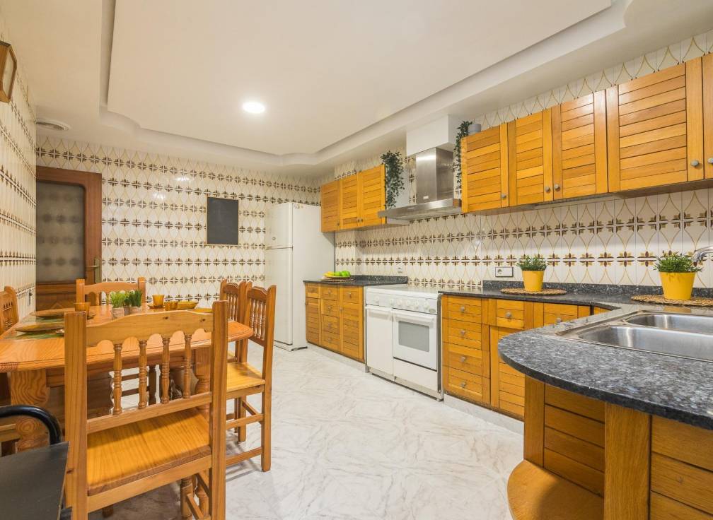 Resale - Flat - Elche - Reina Victoria-Miguel Hernández