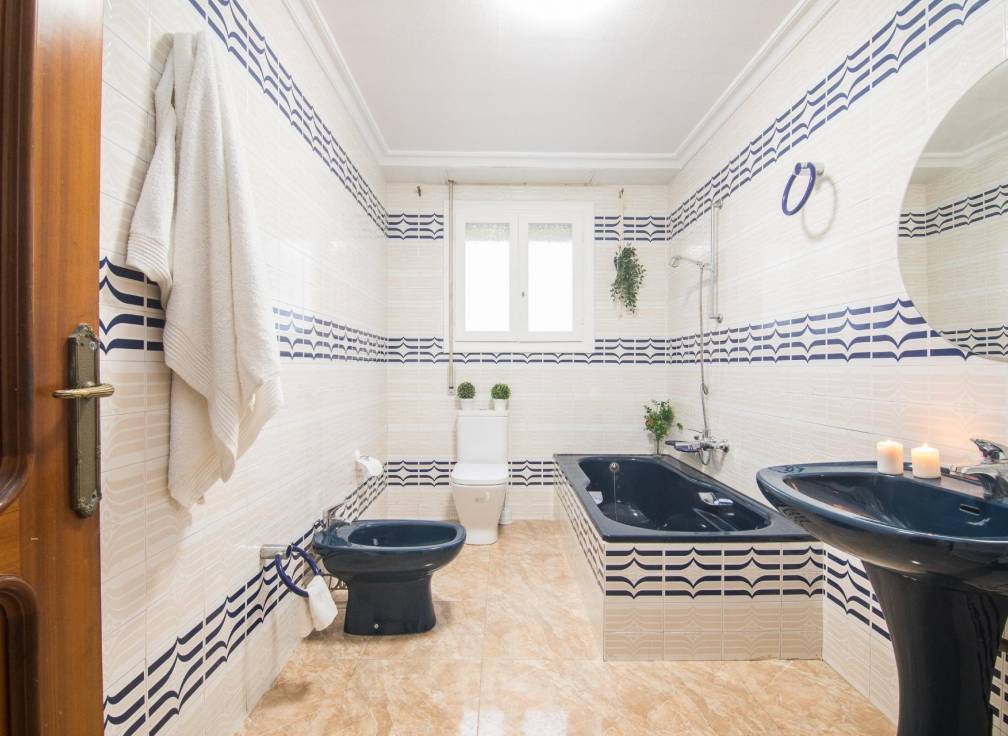 Resale - Flat - Elche - Reina Victoria-Miguel Hernández