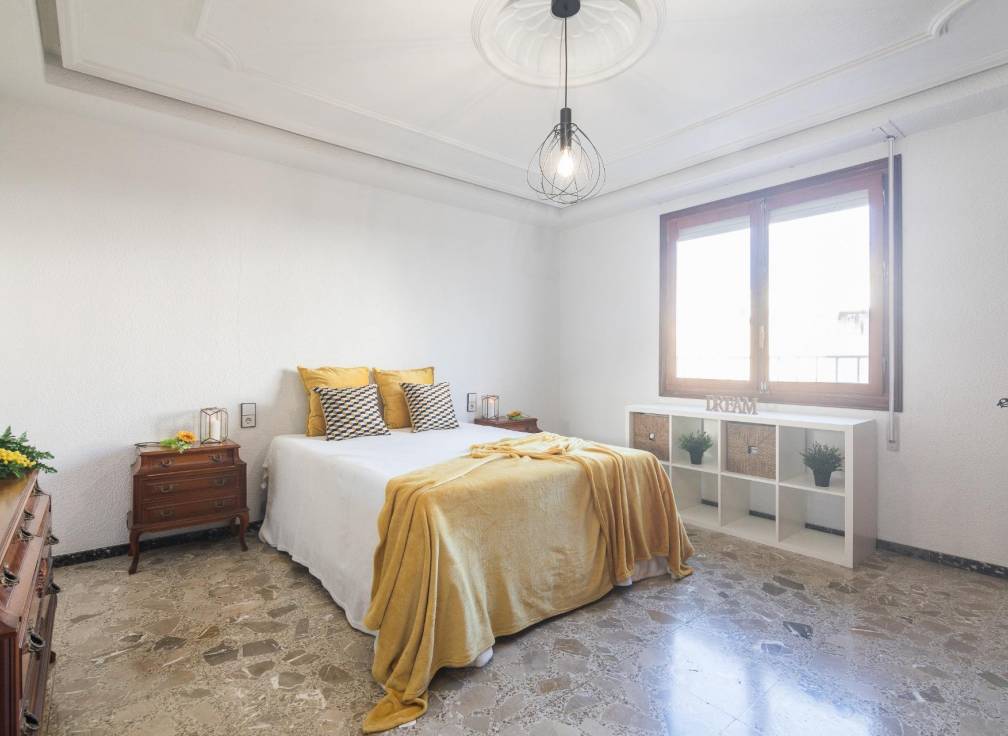 Resale - Flat - Elche - Reina Victoria-Miguel Hernández