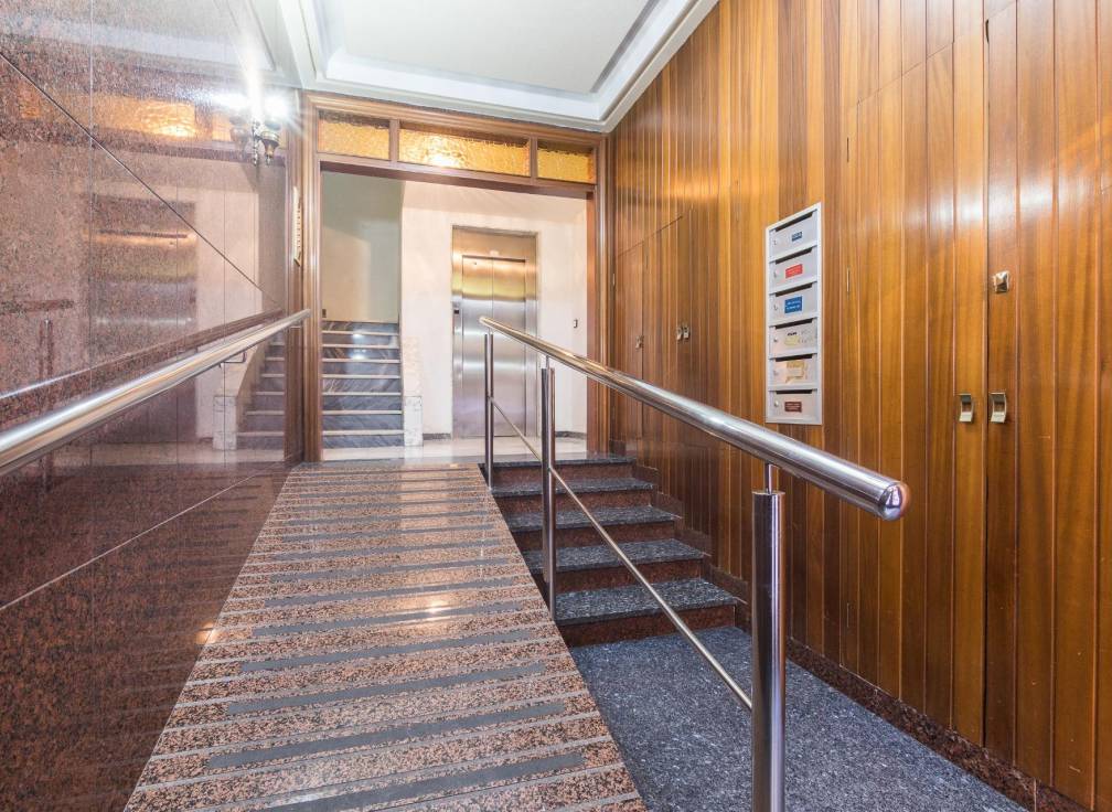 Resale - Flat - Elche - Reina Victoria-Miguel Hernández