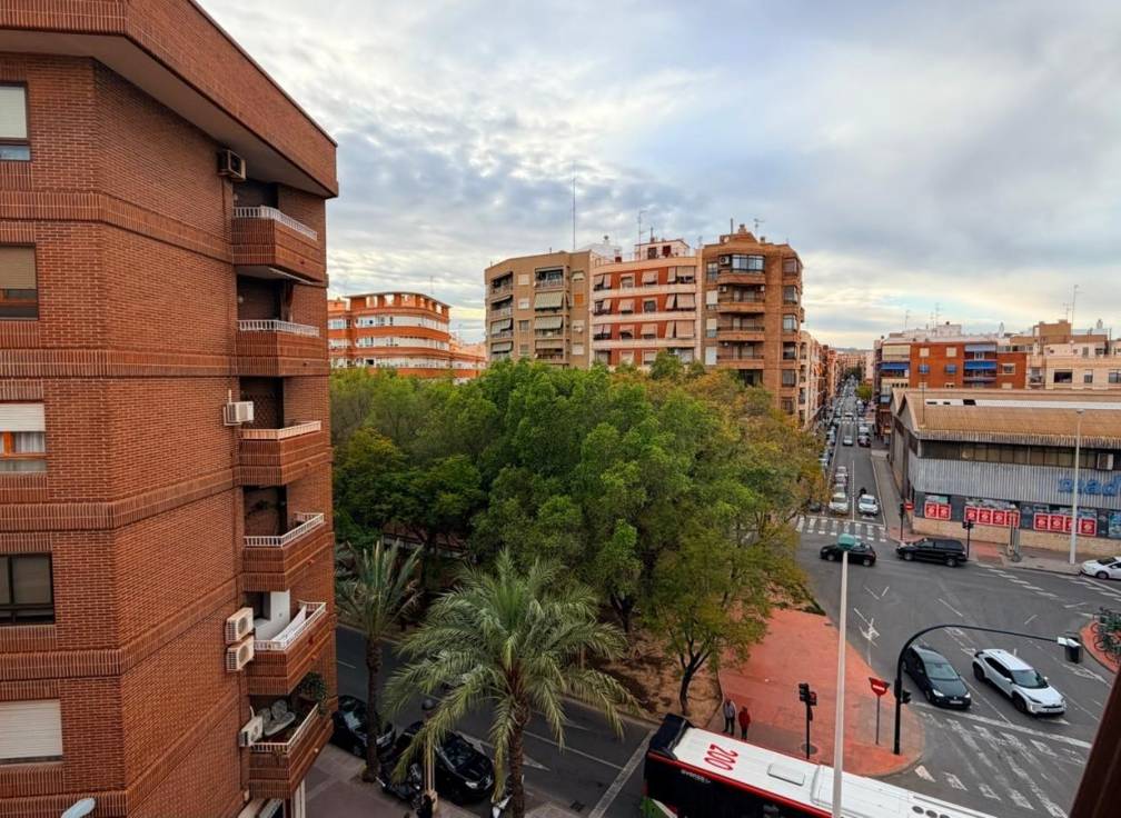 Resale - Flat - Elche - Reina Victoria-Miguel Hernández