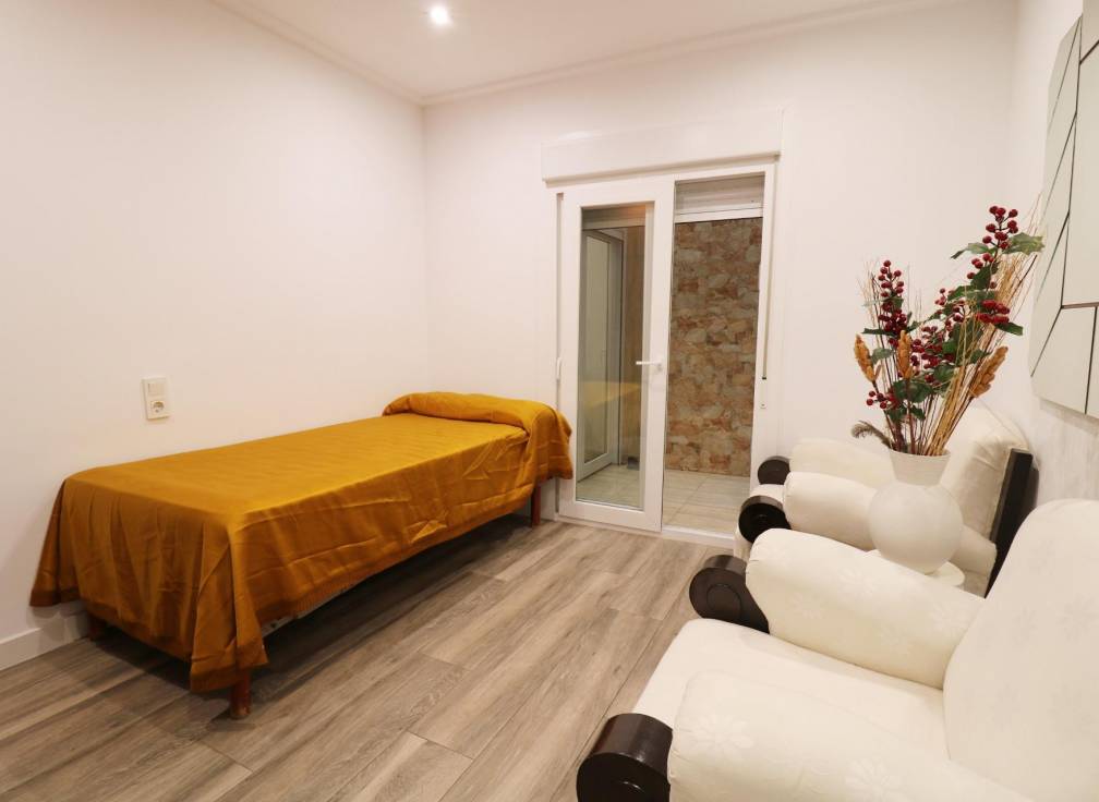 Resale - Flat - Elche - Reina Victoria-Miguel Hernández