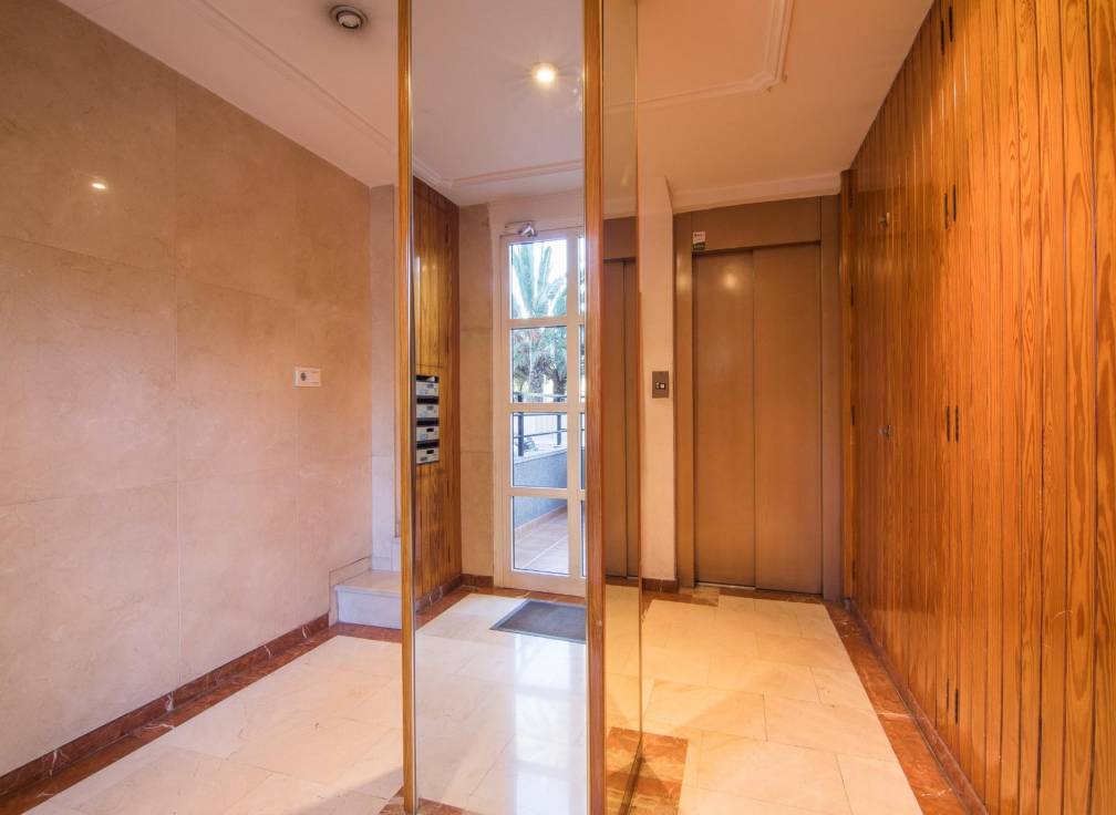 Resale - Flat - Elche - Torreta - Portalada