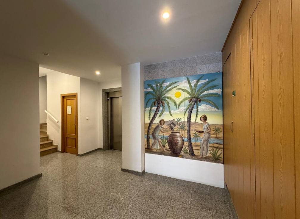 Resale - Flat - La hoya - Centro