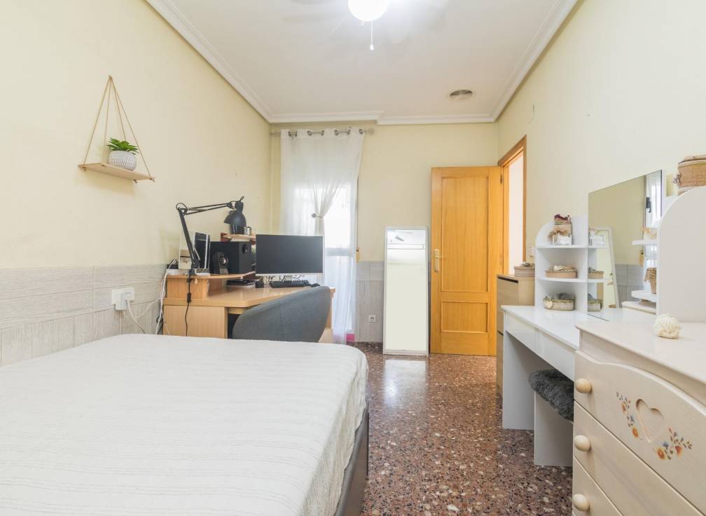 Resale - Flat - Petrer