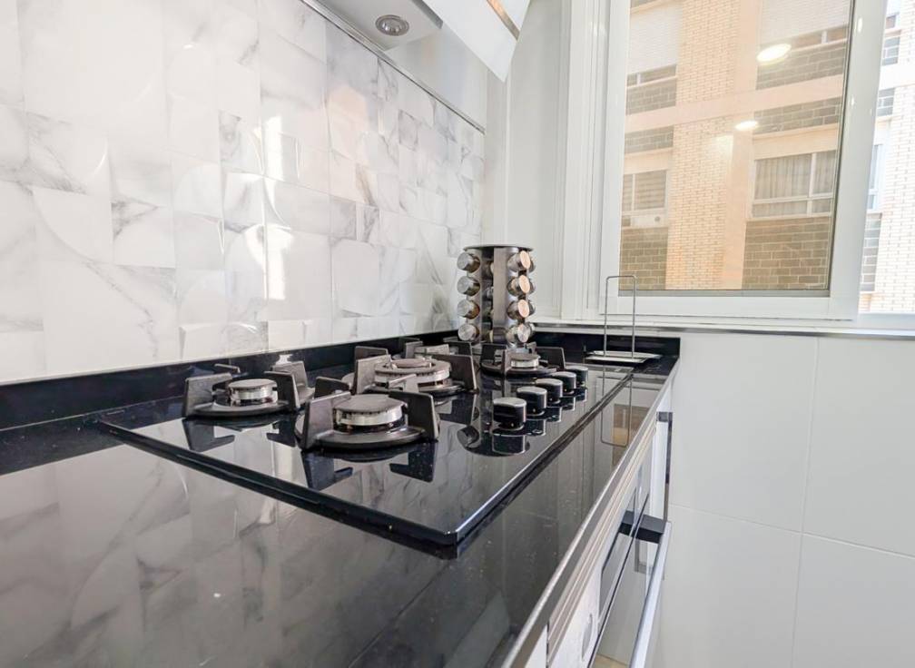 Resale - Flat - Santa Pola - Centro