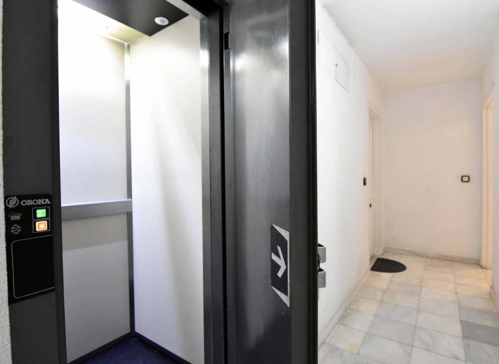 Resale - Flat - Santa Pola - Playa Levante