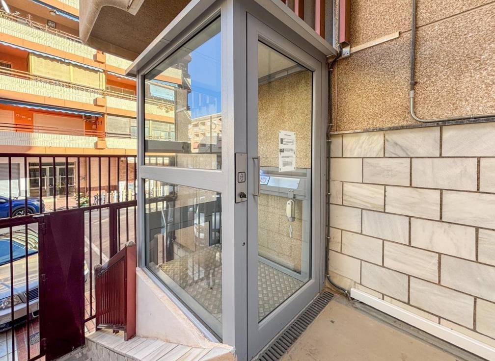 Resale - Flat - Santa Pola - Playa Levante