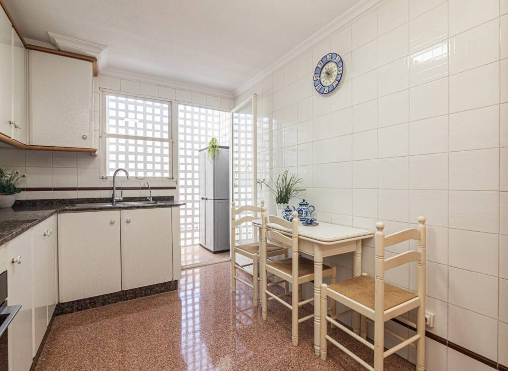 Resale - Flat - Santa Pola - Playa Levante