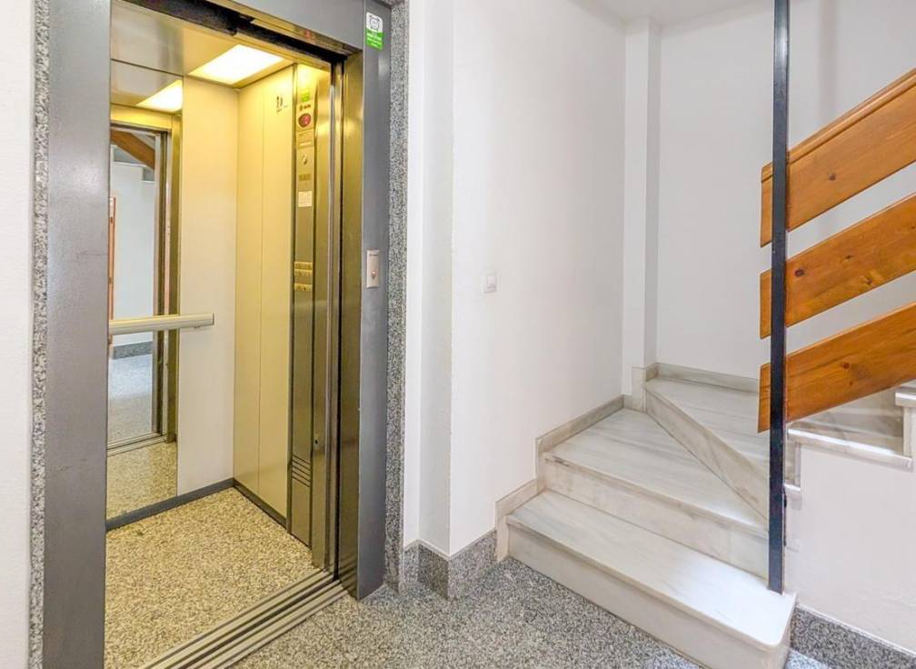 Resale - Flat - Santa Pola - Playa Levante