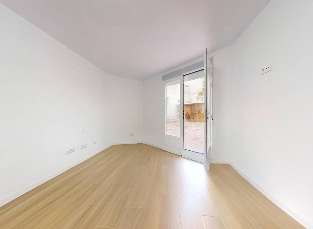 Resale - Ground floor - Elche - Centro