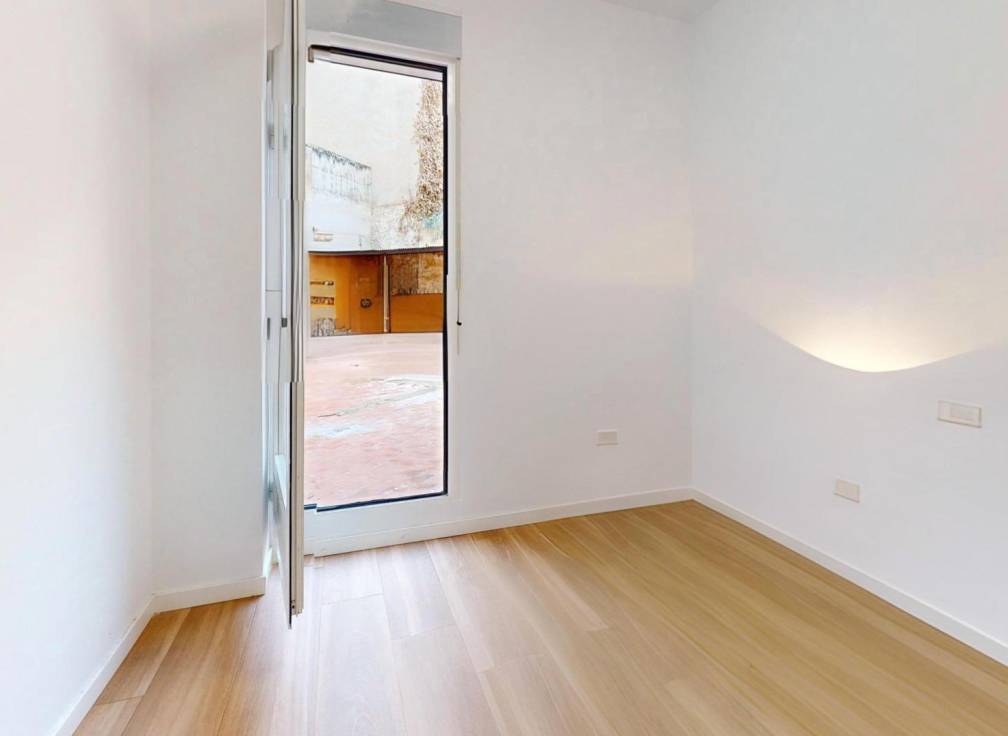 Resale - Ground floor - Elche - Centro