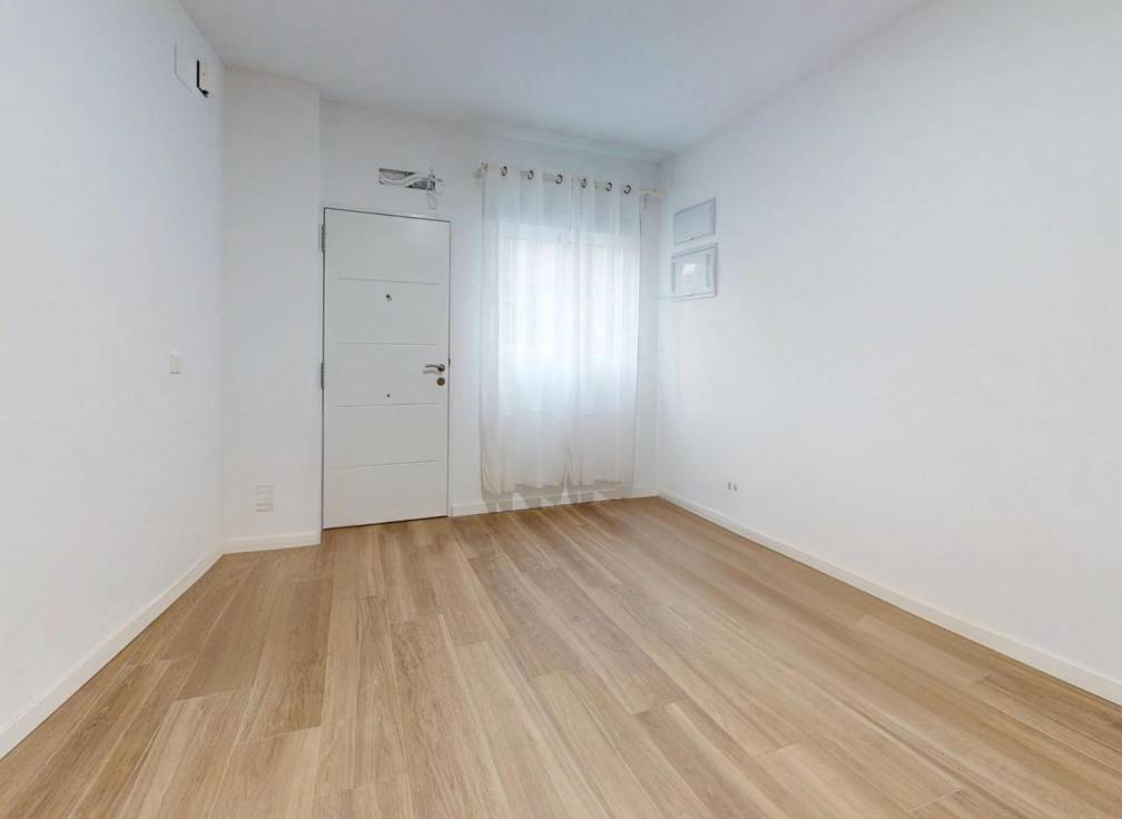 Resale - Ground floor - Elche - Centro