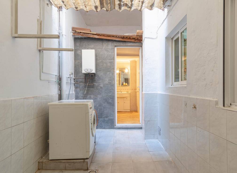 Resale - Ground floor - Elche - Plaza Crevillente-Juzgados