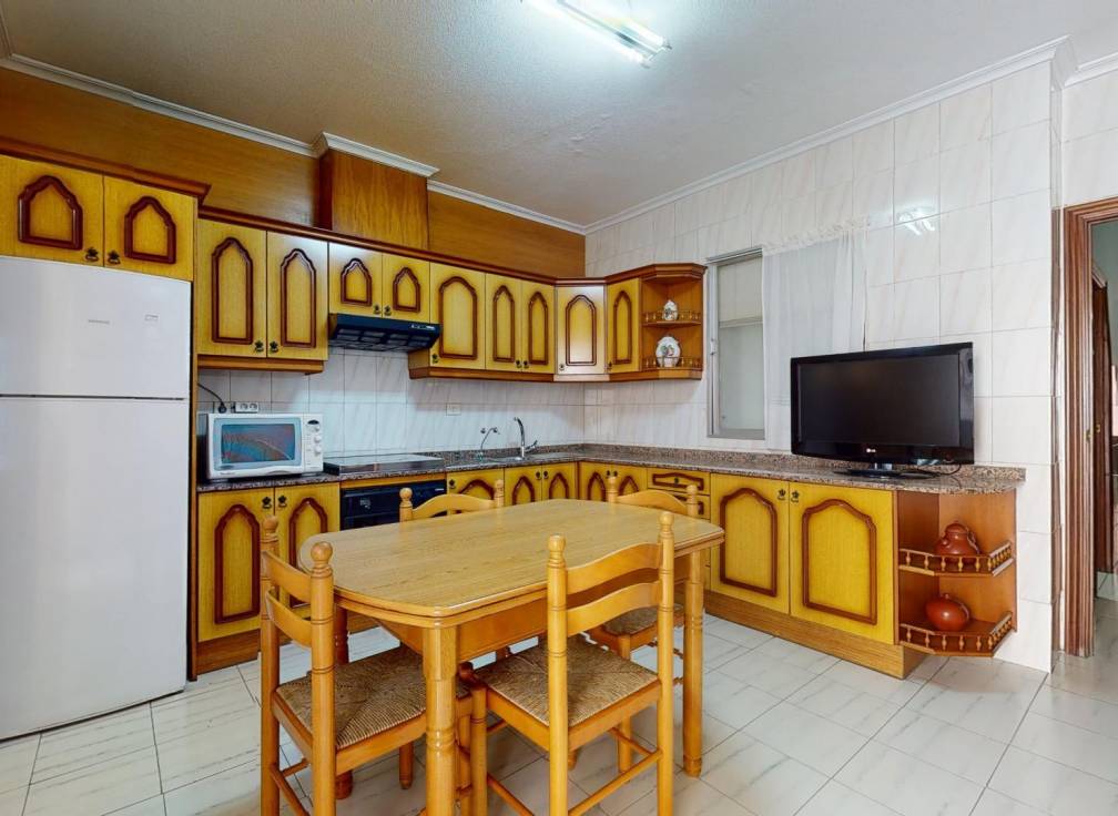 Resale - Ground floor - Elche - Plaza Crevillente