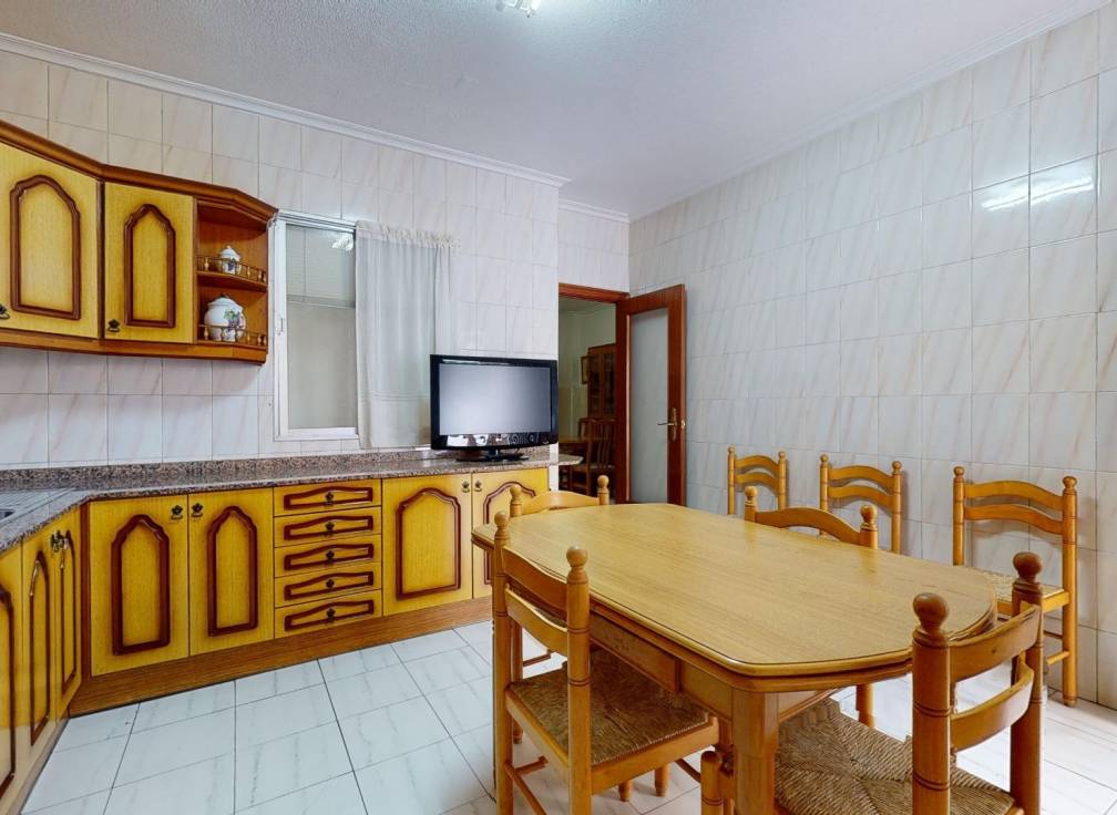 Resale - Ground floor - Elche - Plaza Crevillente