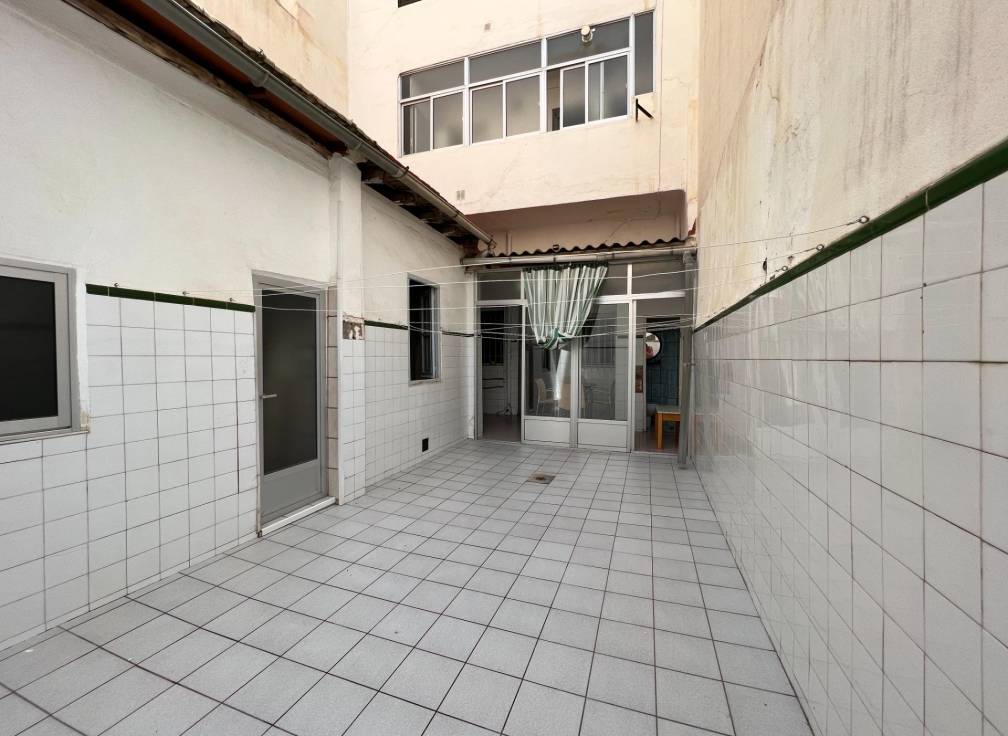 Resale - Ground floor - Elche - Plaza Crevillente