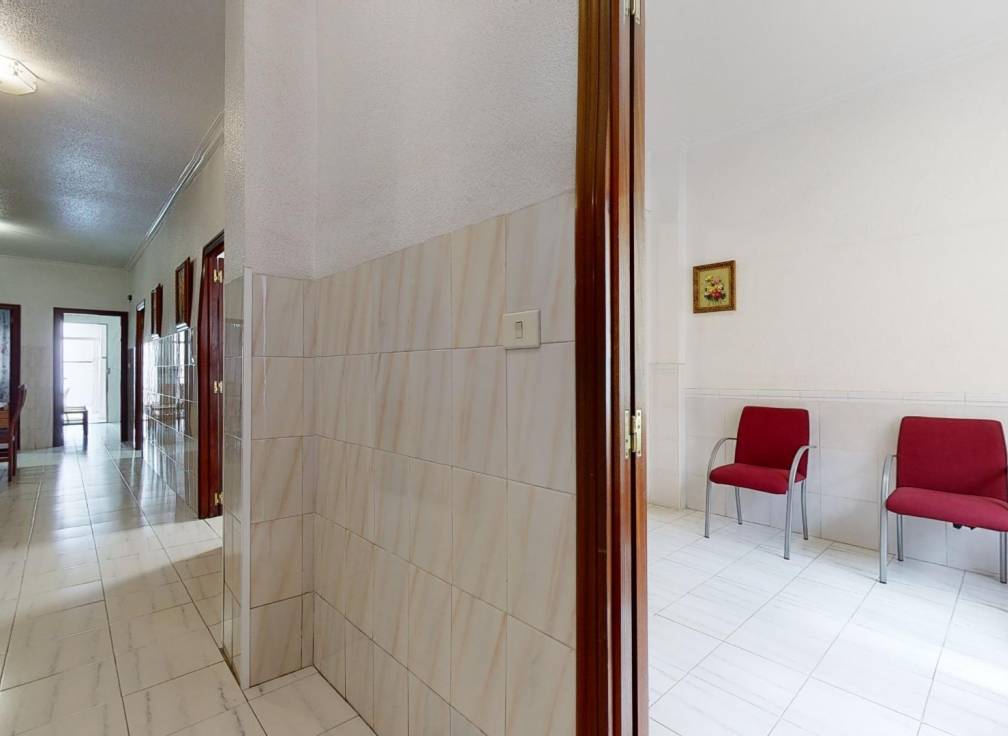 Resale - Ground floor - Elche - Plaza Crevillente