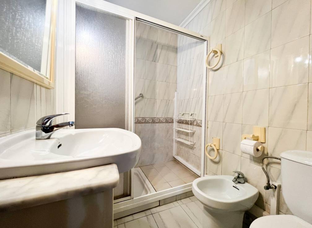 Resale - Ground floor - Elche - Plaza Crevillente