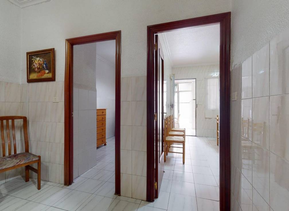 Resale - Ground floor - Elche - Plaza Crevillente