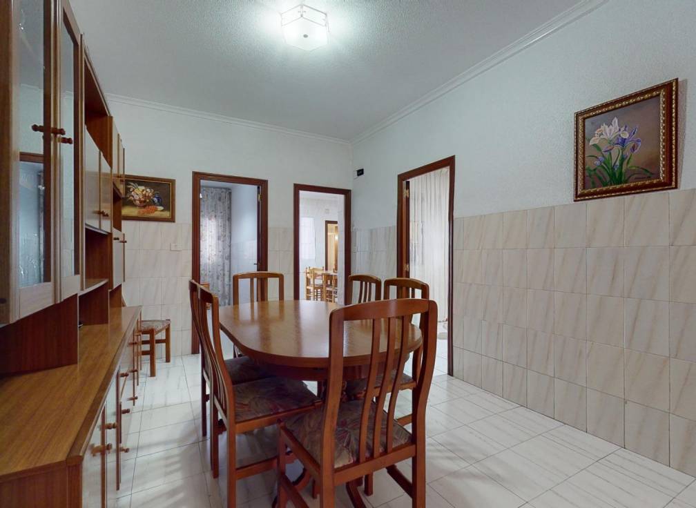 Resale - Ground floor - Elche - Plaza Crevillente