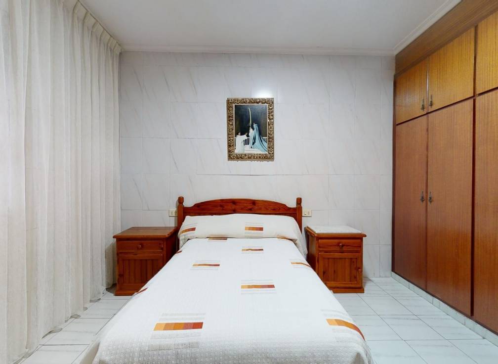 Resale - Ground floor - Elche - Plaza Crevillente