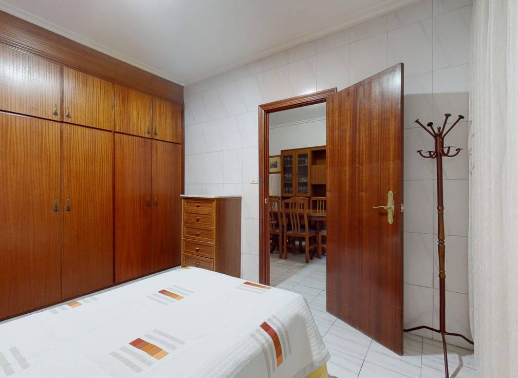 Resale - Ground floor - Elche - Plaza Crevillente