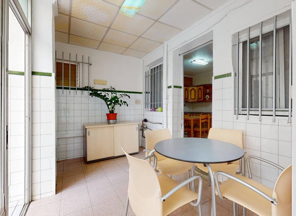 Resale - Ground floor - Elche - Plaza Crevillente