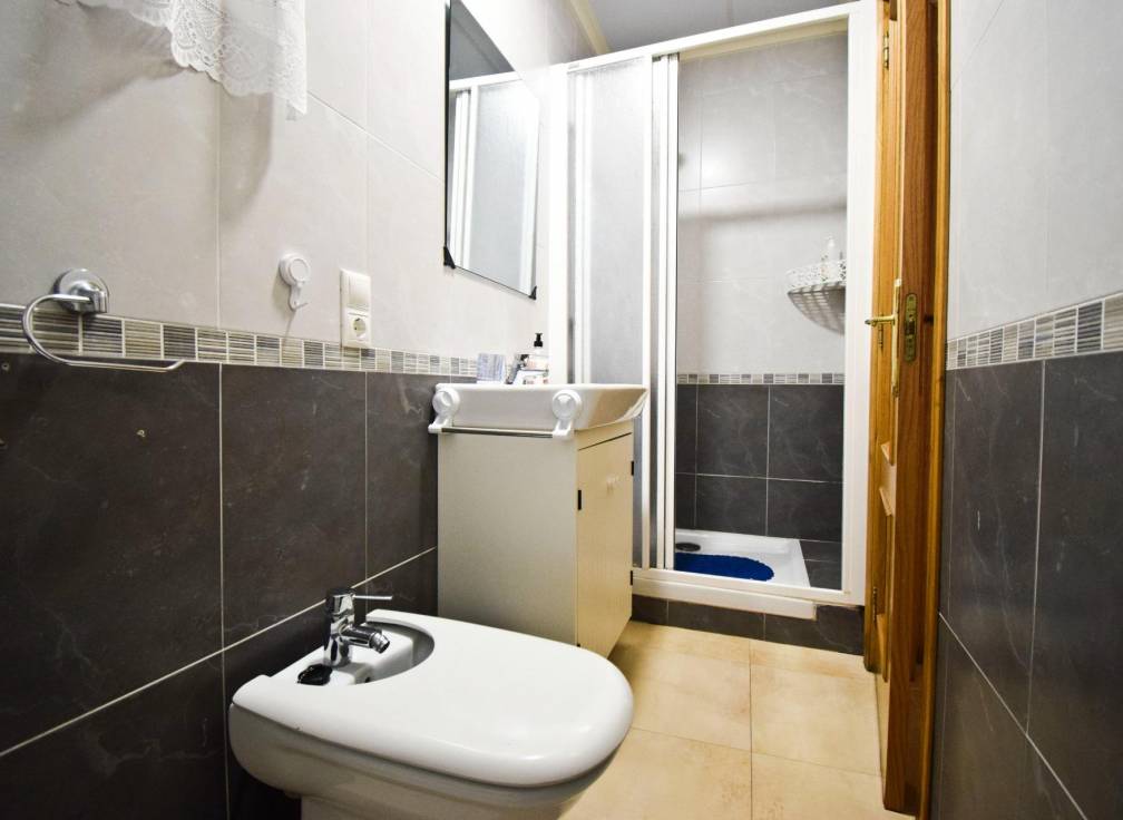 Resale - Ground floor - Santa Pola - Playa Levante