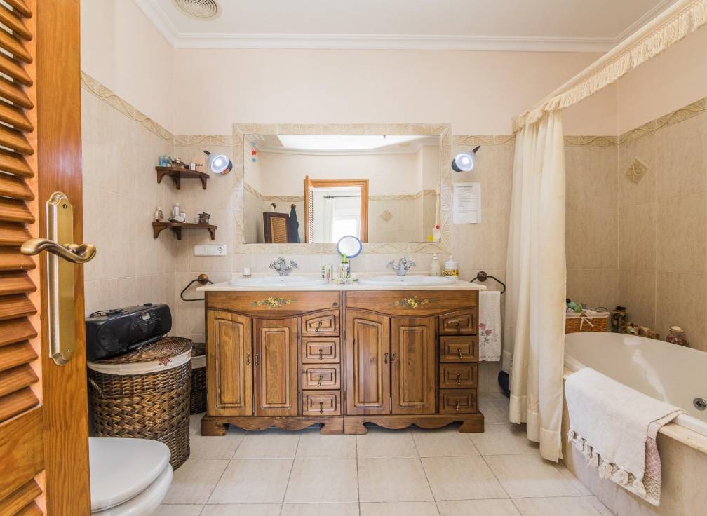 Resale - House - Algueña - Comunidad valenciana