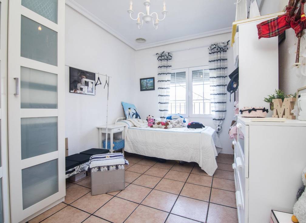 Resale - House - Algueña - Comunidad valenciana