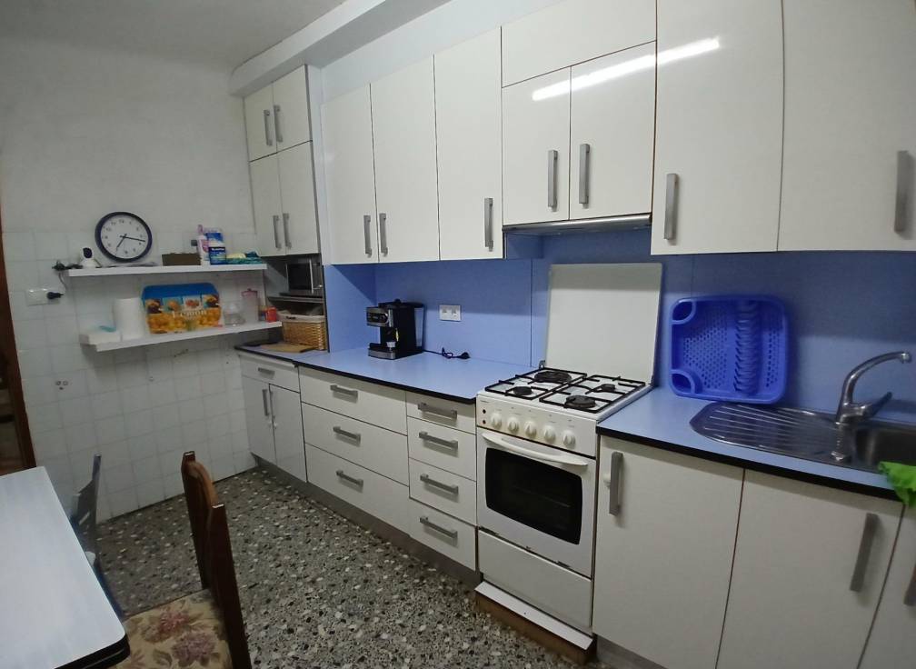 Resale - House - Aspe