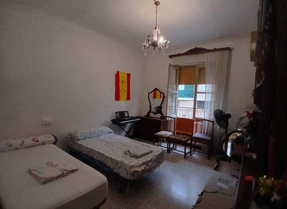 Resale - House - Aspe