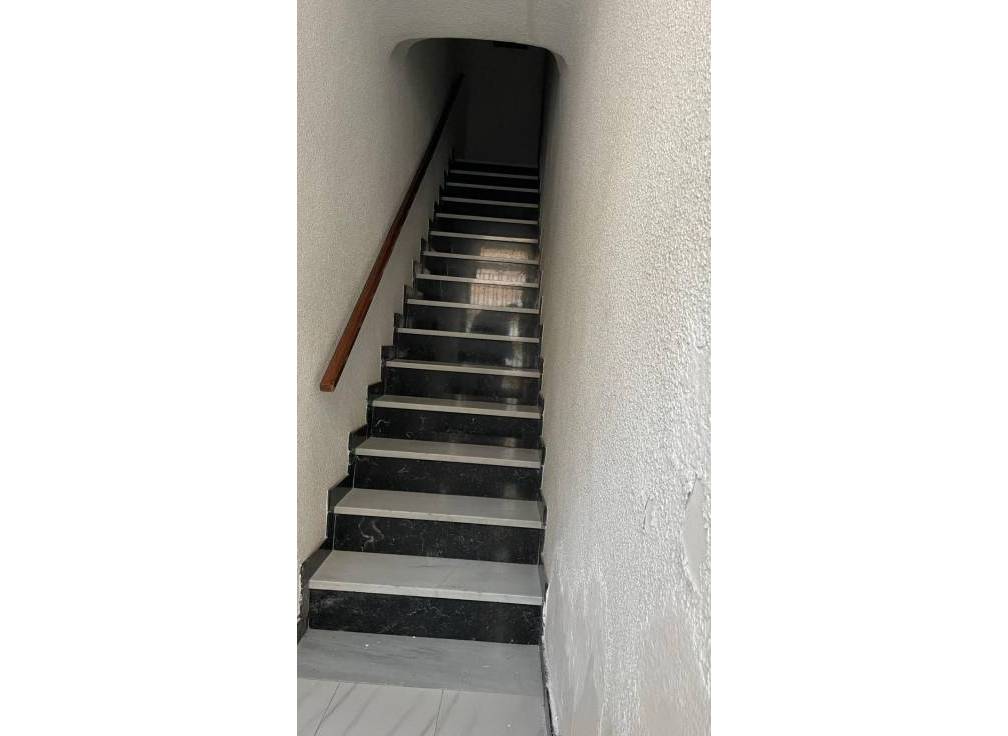 Resale - House - Aspe