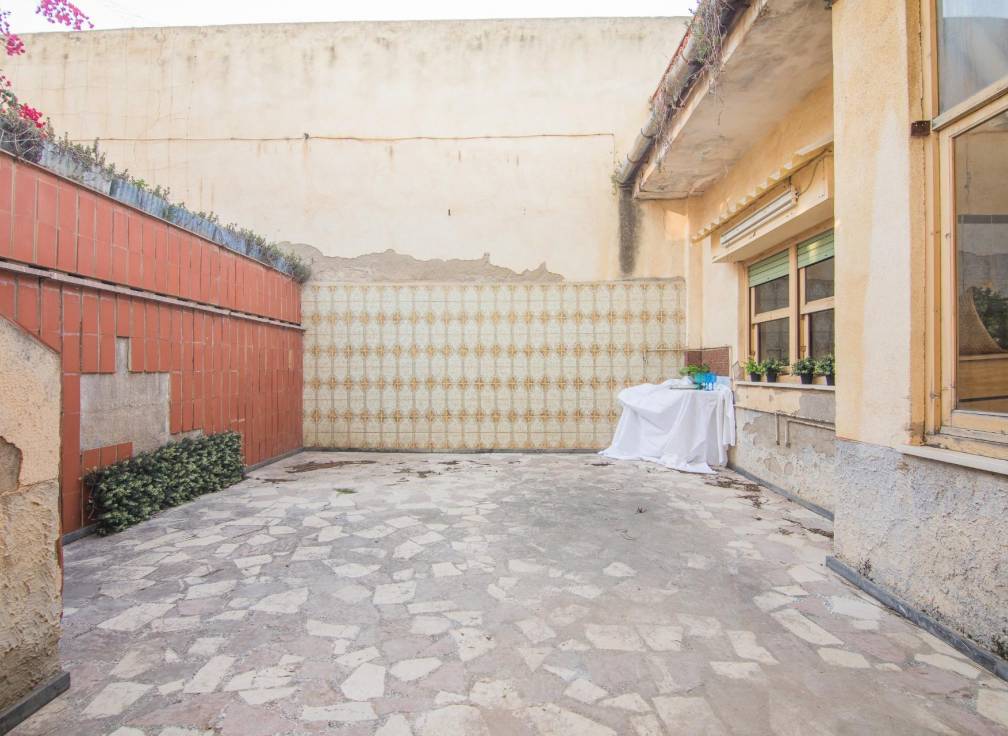 Resale - House - La Romana - CENTRO