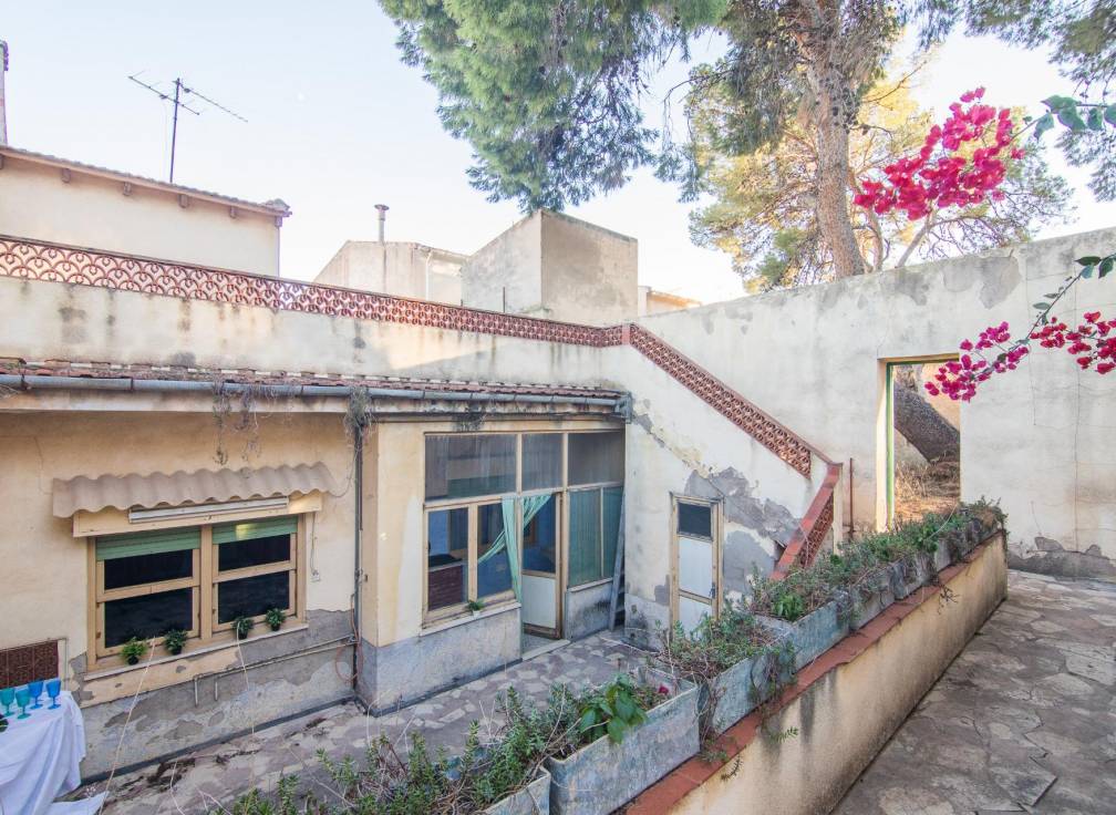 Resale - House - La Romana - CENTRO