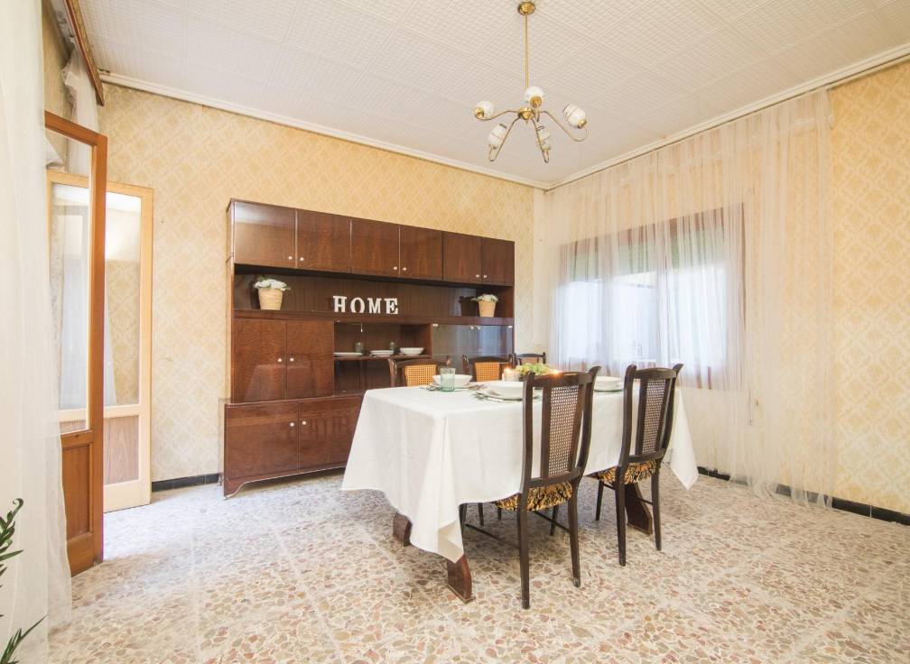 Resale - House - La Romana - CENTRO