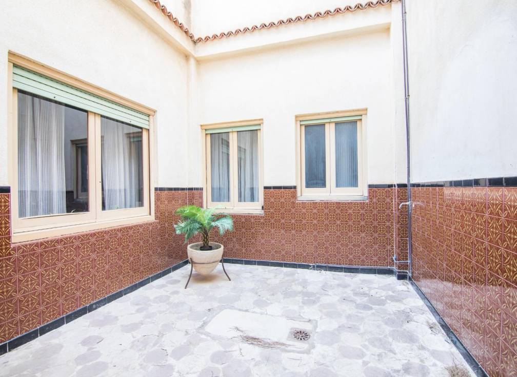 Resale - House - La Romana - CENTRO