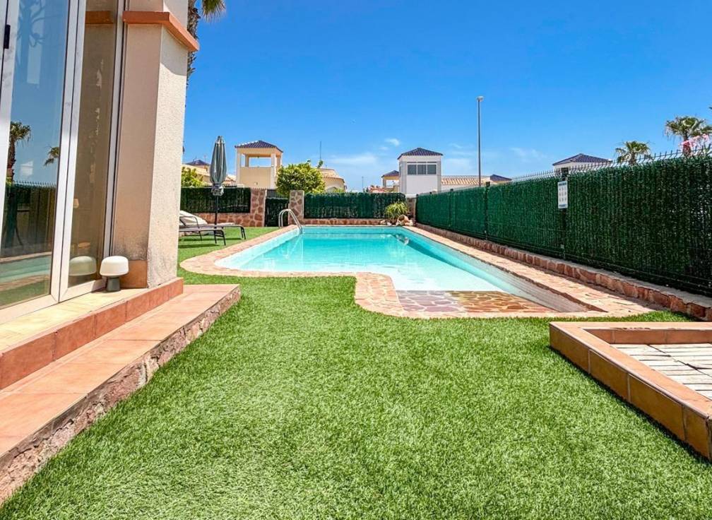 Resale - House - San Fulgencio - El Oasis