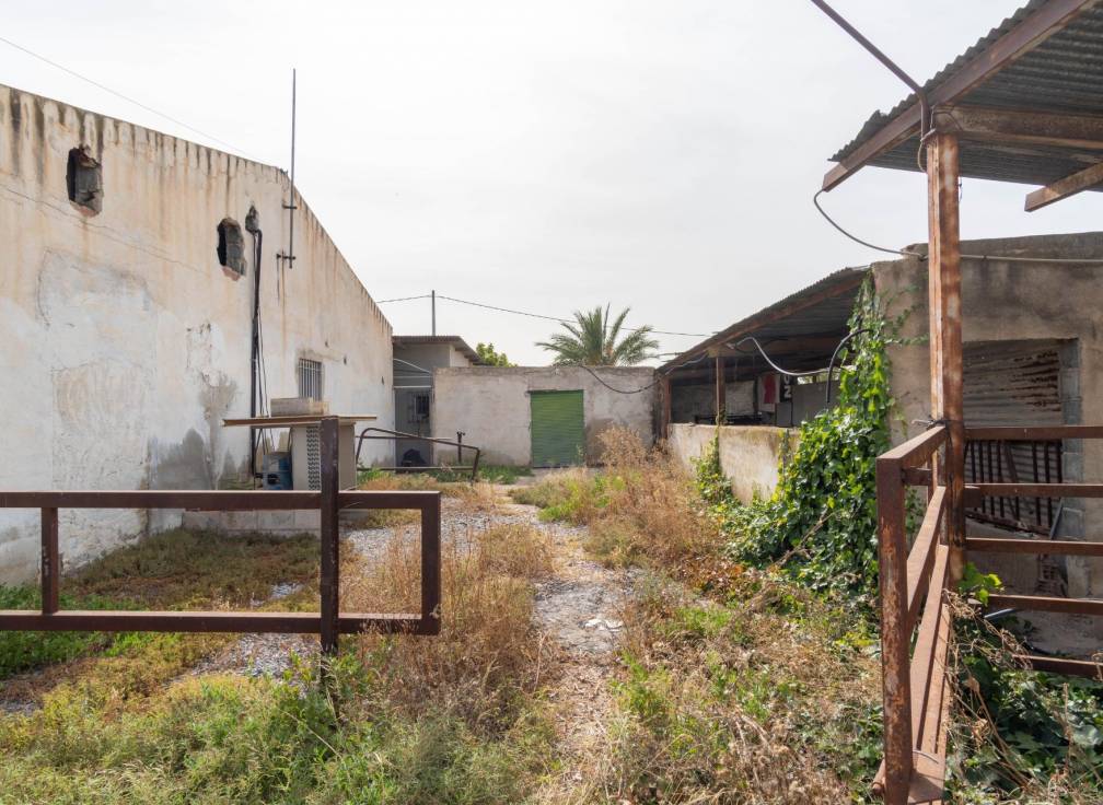 Resale - House with land - Elche Pedanías - Jubalcoi-Saladas