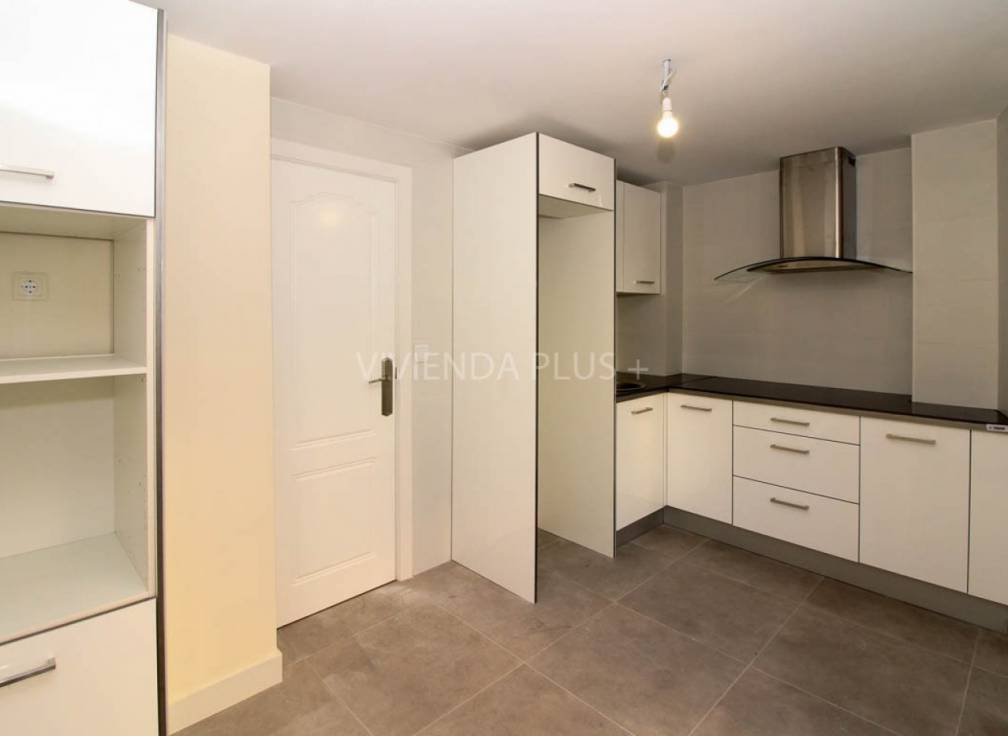 Resale - Mezzanine - Elche - Asilo - Pisos Azules