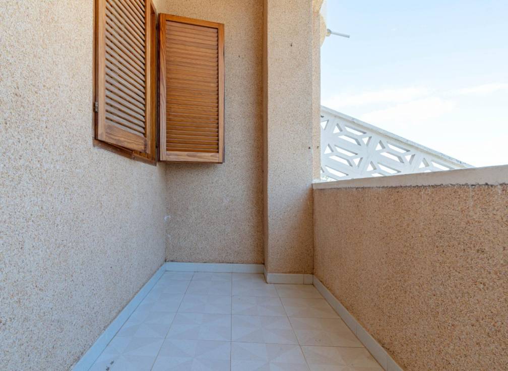 Resale - Townhouse - Arenales del Sol - Zona paseo maritimo