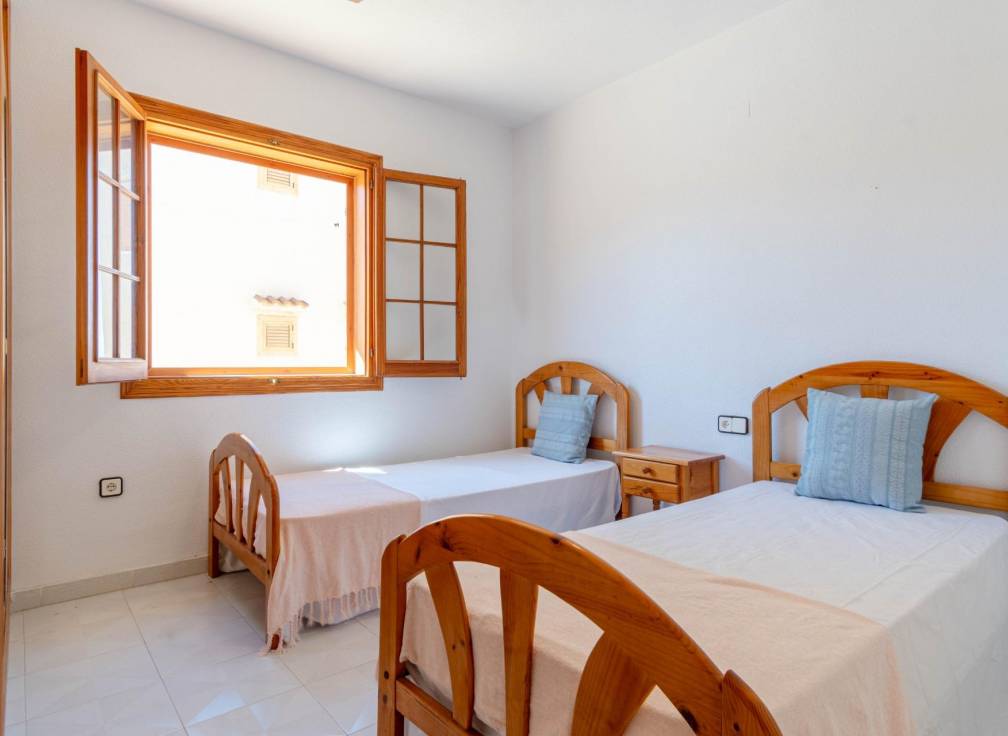 Resale - Townhouse - Arenales del Sol - Zona paseo maritimo