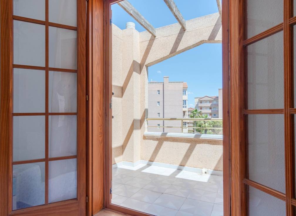 Resale - Townhouse - Arenales del Sol - Zona paseo maritimo